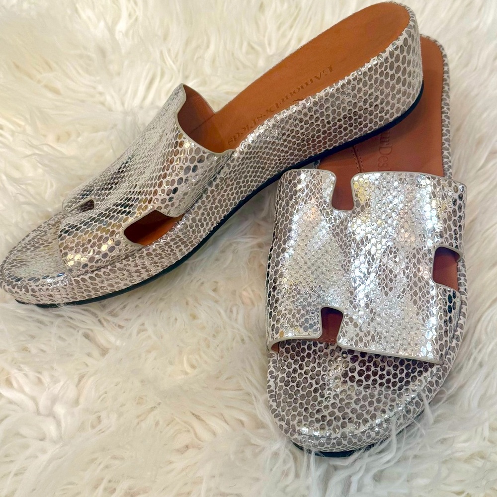 L'Amour Des Pieds Catiana Slide Sandal Metallic Silver comfort Womens Size 8.5